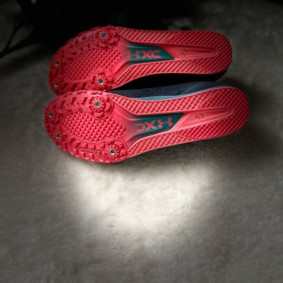 Under Armour Black and Red Athletic Shoes
Unisex Cross Country Shoes - Picture 6 of 10